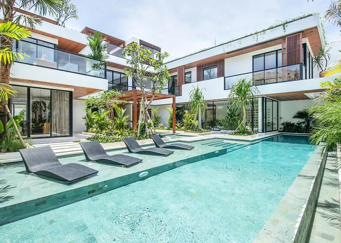 Brand New Luxury 5 Bedroom Villa 200M To Brawah Beach *