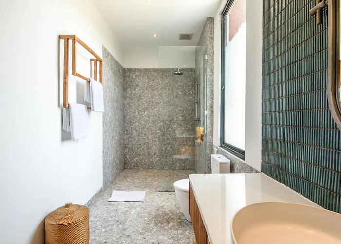Brand New Luxury 5 Bedroom Villa 200M To Brawah Beach 坎古