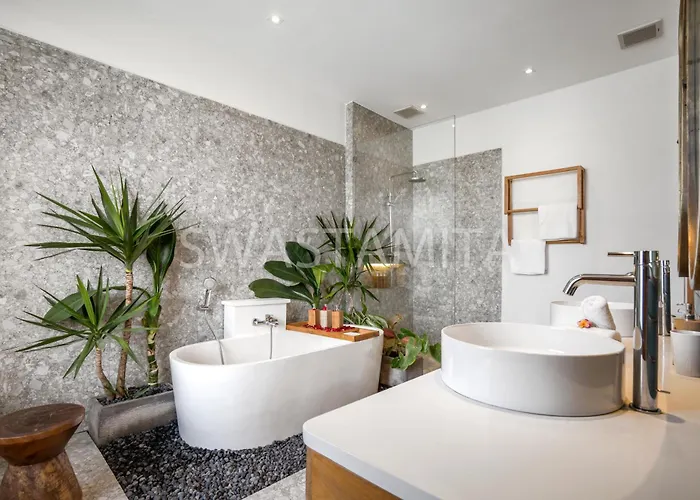 Brand New Luxury 5 Bedroom Villa 200M To Brawah Beach 坎古
